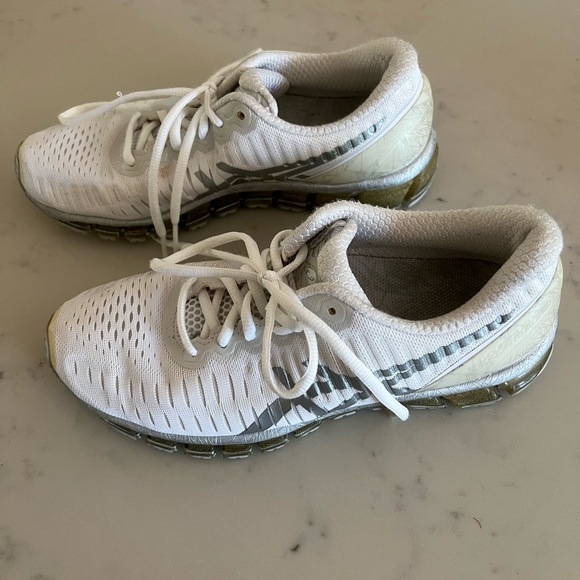 ASICS white running shoes - size 8 - support overpronation stability - Picture 2 of 8